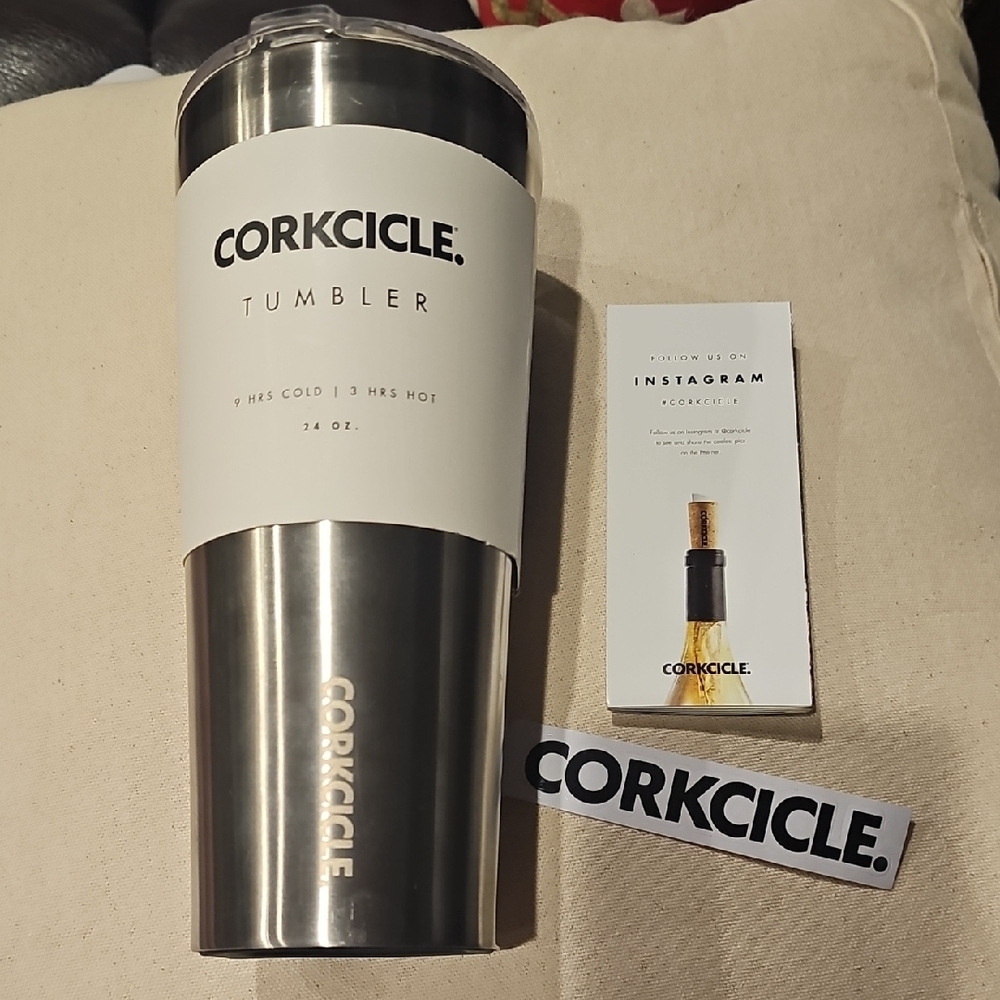 New CORKCICLE STAINLESS 24OZ